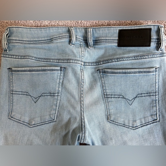 Diesel jeans in like new condition - Picture 4 of 4